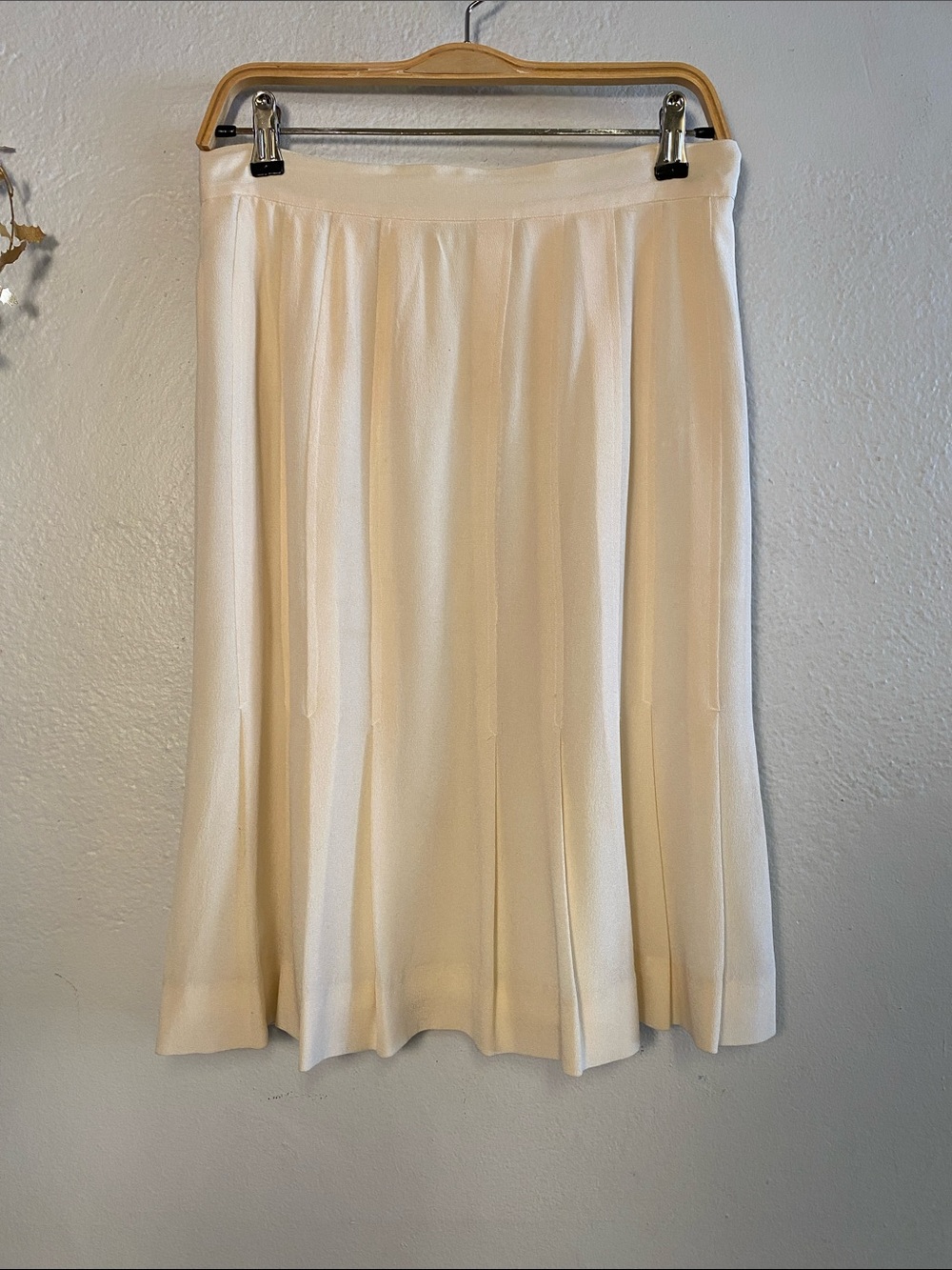 Perry Ellis Cream Pleated Silk Skirt